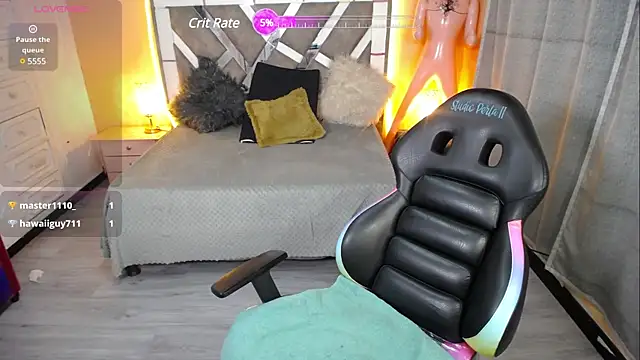 Kate Laurence  online show from January 30, 2025, 8:22 am