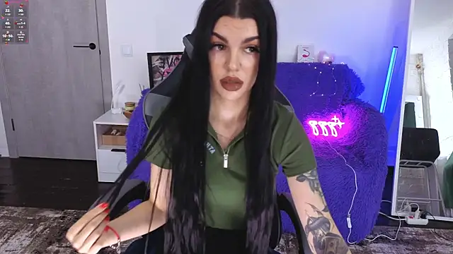 Tiffany lab online show from November 26, 2025, 9:43 am