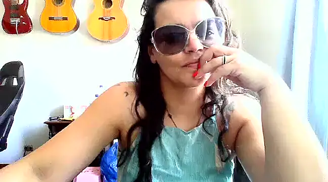 Snapshot of escritorasafada chatting on January 10, 2025, 4:09 pm escritorasafada online show from January 10, 2025, 4:09 pm