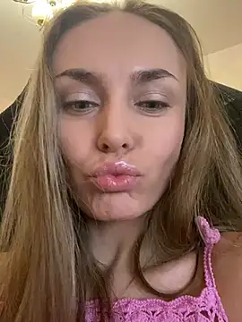 Snapshot of Burning_girlss chatting on December 22, 2024, 2:17 am Burning girlss online show from December 22, 2024, 2:17 am