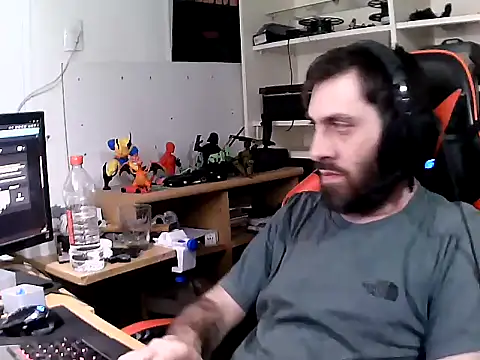 johnwood88 online show from December 16, 2025, 5:12 am