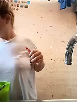 alexax0 online show from February 12, 2025, 3:05 pm