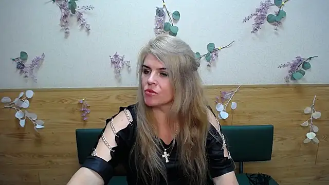 Snapshot of Julya_Barbi chatting on December 17, 2024, 6:02 am Julya Barbi online show from December 17, 2024, 6:02 am