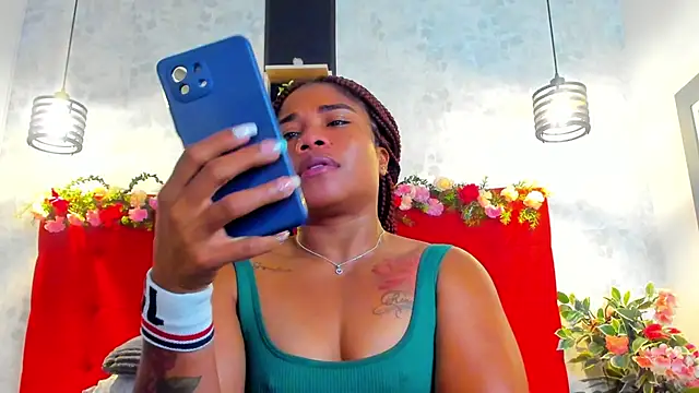 Snapshot of SilvannaFit chatting on May 7, 2026, 11:37 am SilvannaFit online show from May 7, 2026, 11:37 am