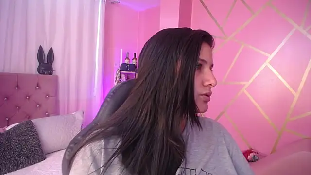 frreeya online show from January 21, 2025, 8:32 pm