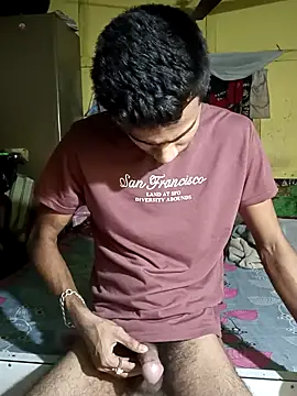 Snapshot of Skinny_Bigass_23 chatting on March 5, 2025, 6:01 pm Skinny Bigass 23 online show from March 5, 2025, 6:01 pm