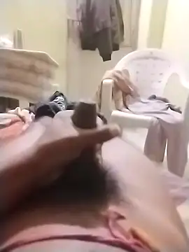 Snapshot of Muscular02 chatting on February 18, 2025, 8:14 pm Muscular02 online show from February 18, 2025, 8:14 pm