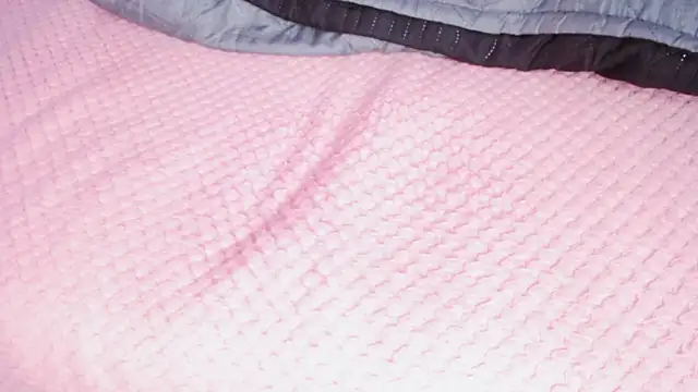 Snapshot of ILENAHEY chatting on February 4, 2025, 3:15 pm ILENAHEY online show from February 4, 2025, 3:15 pm