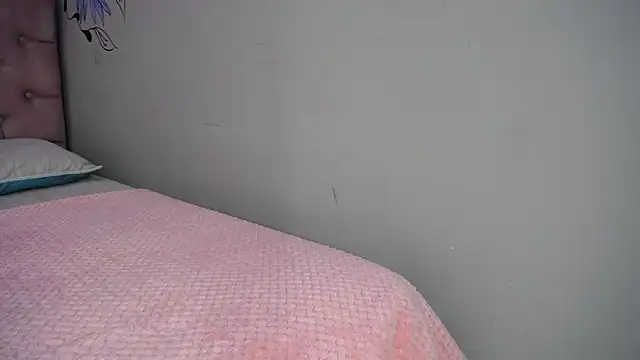 Snapshot of ILENAHEY chatting on March 16, 2025, 5:50 pm ILENAHEY online show from March 16, 2025, 5:50 pm