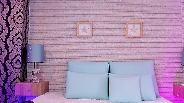 Snapshot of Catalinna_Thompson chatting on December 29, 2024, 12:01 pm Catalinna Thompson online show from December 29, 2024, 12:01 pm