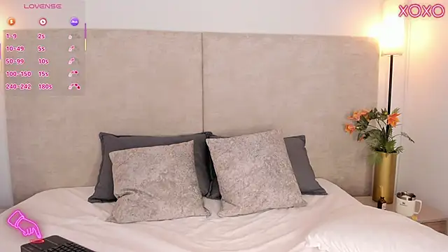 Saori newman online show from November 28, 2025, 11:57 am