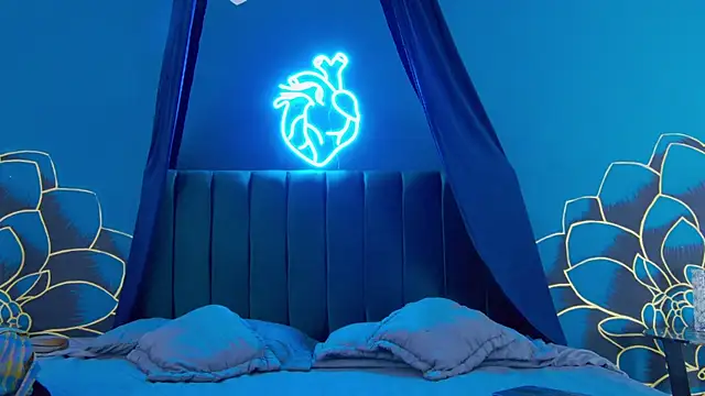 Lunamistyc online show from October 13, 2025, 7:58 pm