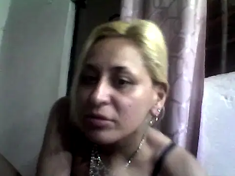ariana crazzy online show from March 4, 2025, 4:17 am
