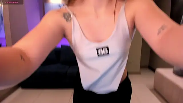 AlinaKravitz online show from March 16, 2025, 11:27 am