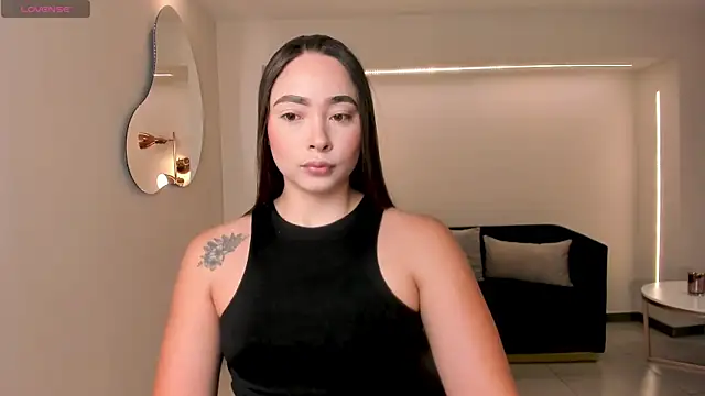 AlinaKravitz online show from May 13, 2026, 6:05 pm