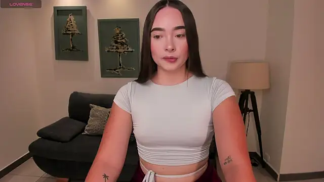 AlinaKravitz online show from May 26, 2026, 6:37 pm