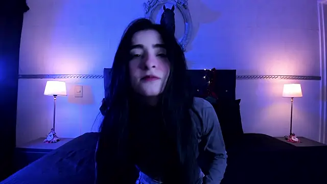 RomeroMoon online show from December 24, 2024, 1:06 pm