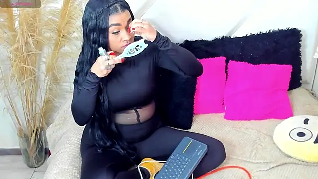 Snapshot of ScarlethNatasha chatting on December 19, 2025, 2:29 am ScarlethNatasha online show from December 19, 2025, 2:29 am