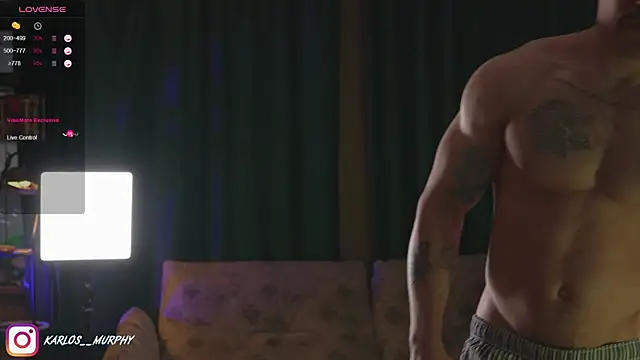 Snapshot of Karlos_Ripped_ chatting on January 27, 2025, 10:06 am Karlos Ripped online show from January 27, 2025, 10:06 am