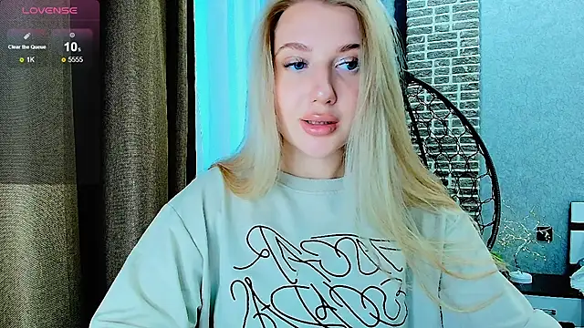 Evacadooo online show from September 13, 2025, 2:11 am