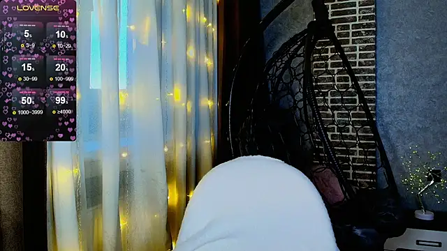 Evacadooo online show from November 16, 2025, 2:06 am