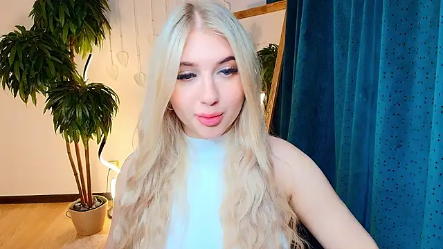 Evacadooo online show from March 14, 2026, 4:07 am