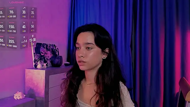 EmeliaReaper online show from September 29, 2025, 8:35 pm