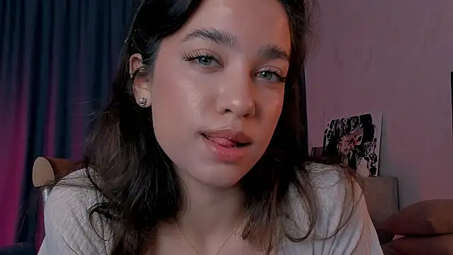 EmeliaReaper online show from October 14, 2025, 8:31 pm