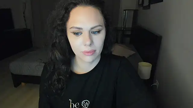 MollyCheiz online show from September 8, 2025, 11:48 pm