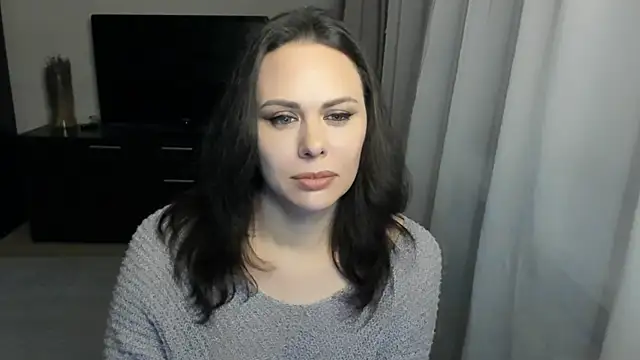 MollyCheiz online show from November 27, 2025, 1:46 pm