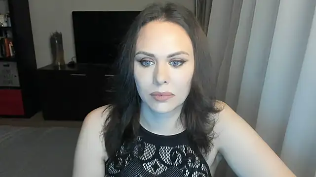 MollyCheiz online show from November 30, 2025, 2:43 pm