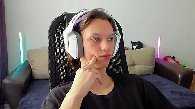 Ostin meow online show from March 2, 2026, 5:08 am