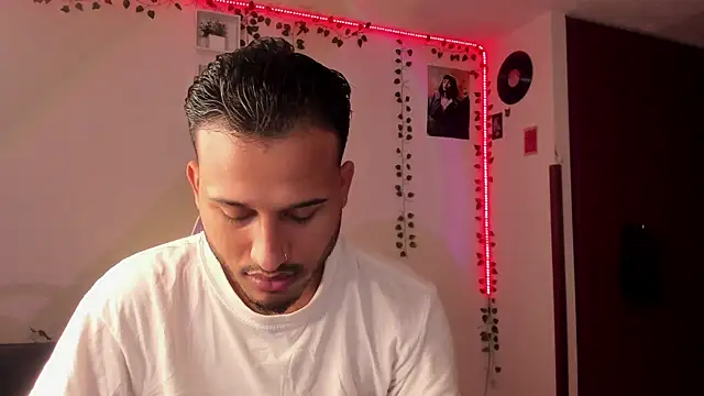 Raf brunette online show from February 8, 2025, 11:44 am