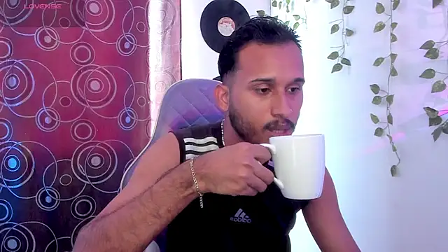 Raf brunette online show from October 2, 2025, 4:58 pm