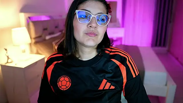 Camilaa bueno online show from March 20, 2025, 11:02 pm