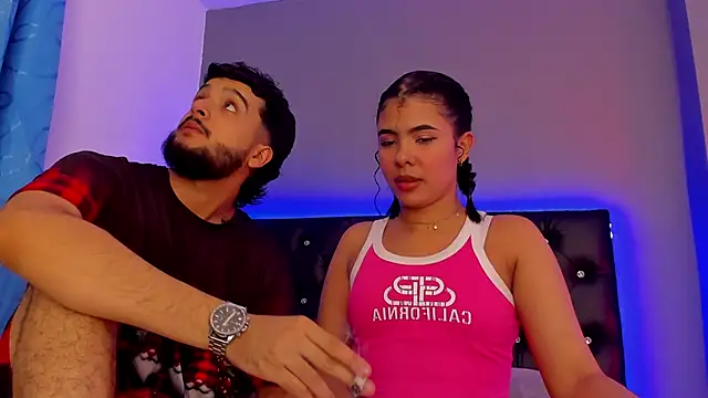 Snapshot of sharon_and_myke chatting on January 20, 2025, 2:01 am sharon and myke online show from January 20, 2025, 2:01 am