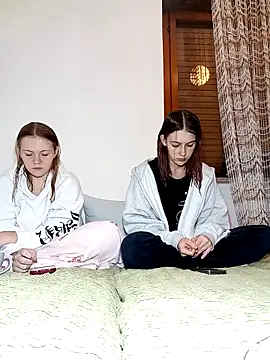 ella grays online show from November 6, 2025, 7:26 pm