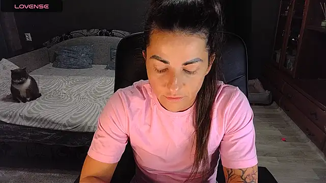 Aria Dl online show from November 11, 2025, 6:19 pm