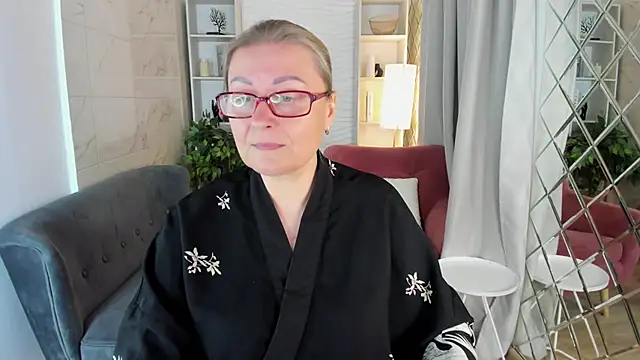 AlexandraKind online show from October 27, 2025, 8:46 pm