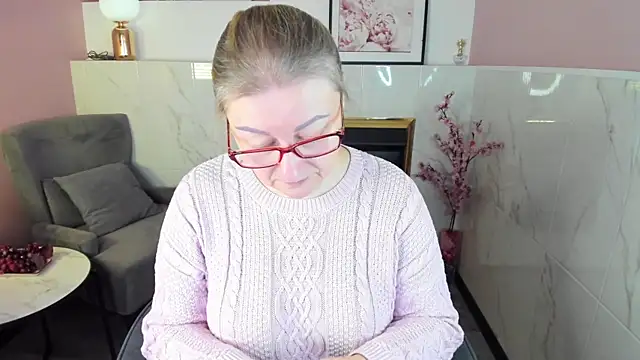 AlexandraKind online show from November 29, 2025, 3:26 pm