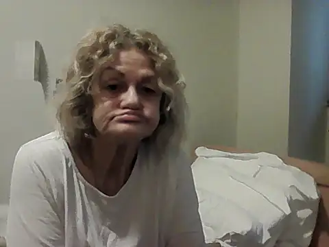 housewife shantie online show from March 5, 2026, 6:42 am