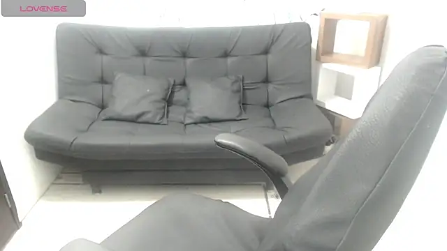 lulu 25  online show from April 21, 2026, 8:34 pm