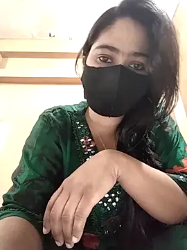 Magical Girl- online show from December 16, 2025, 4:06 am