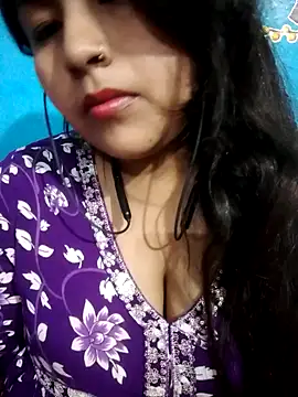 Snapshot of Love-Veronica chatting on February 28, 2026, 11:44 am Love-Veronica online show from February 28, 2026, 11:44 am