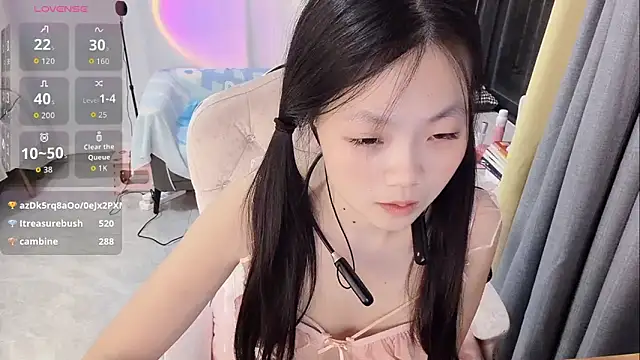 Lena-yyds online show from December 13, 2025, 7:53 pm