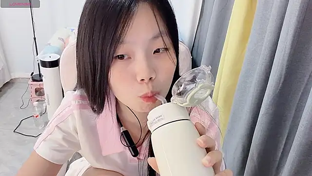 Lena-yyds online show from January 7, 2026, 1:57 pm