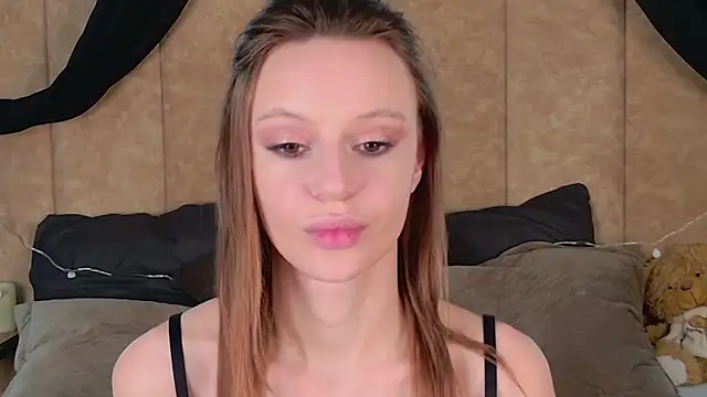 Snapshot of RebeccaMartons chatting on January 22, 2025, 12:27 am RebeccaMartons online show from January 22, 2025, 12:27 am