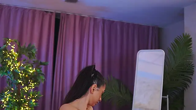 YemayaLuna online show from December 16, 2024, 9:20 pm