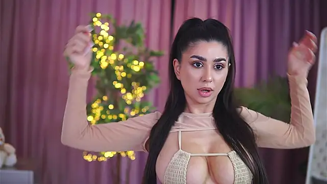 YemayaLuna online show from December 19, 2024, 9:06 pm