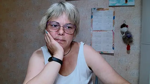 sweetsunset11 online show from September 14, 2025, 3:33 pm